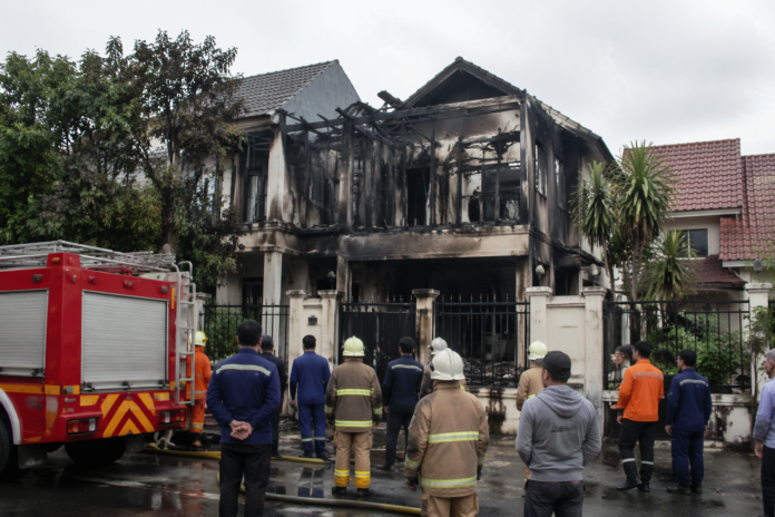 kebakaran rumah Tanjung Barat - Rumah terbakar di Tanjung Barat Jakarta, lokasi kebakaran yang menewaskan anggota BPK Haerul