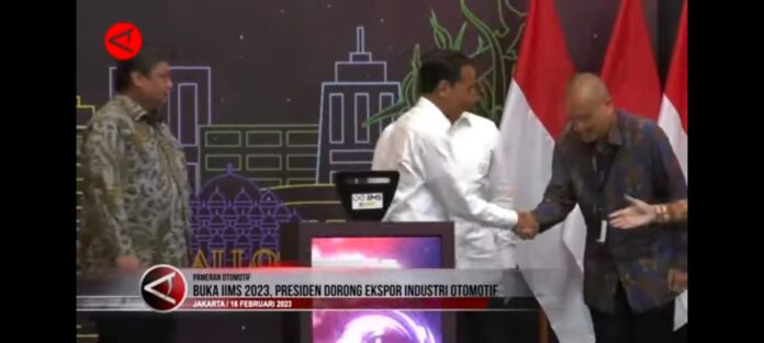 Grafik pertumbuhan ekspor motor CBU Indonesia menunjukkan peningkatan unit pengiriman ke pasar internasional pada April 2026